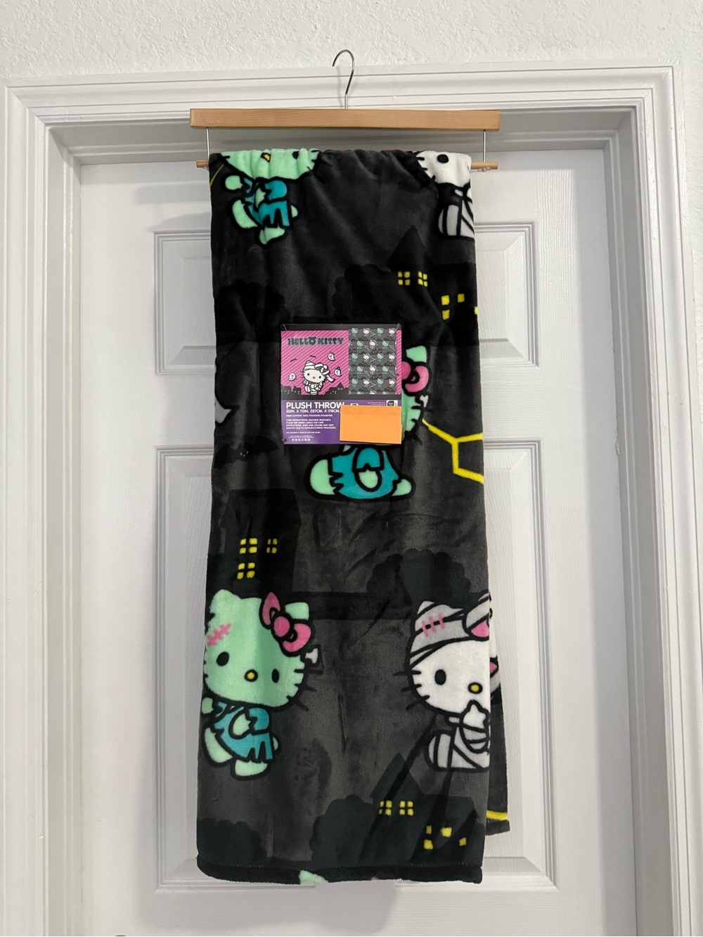 New Hello Kitty Halloween Throw Blanket 2026
